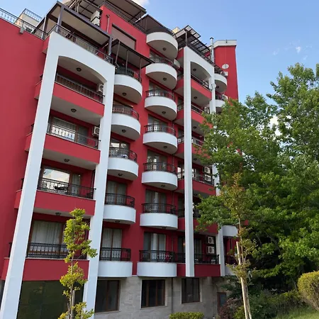 Beachfront In Aureliya 公寓 *
